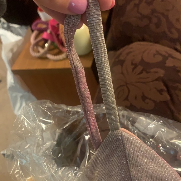 Metallic Plunge Neck Pleated
IEENA FOR MAC DUGGAL - Picture 11 of 13